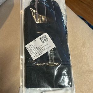Gloves brand new